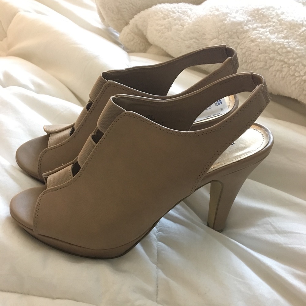 Madden Girl Tan Casual Pumps with 3” Heel